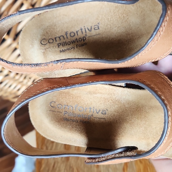 Comfortiva Pillowtop Wedge Sandals dz 10 M Tan - Picture 9 of 16